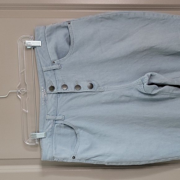 No Boundaries High Rise Skinny Jeans size 17 - Picture 4 of 9